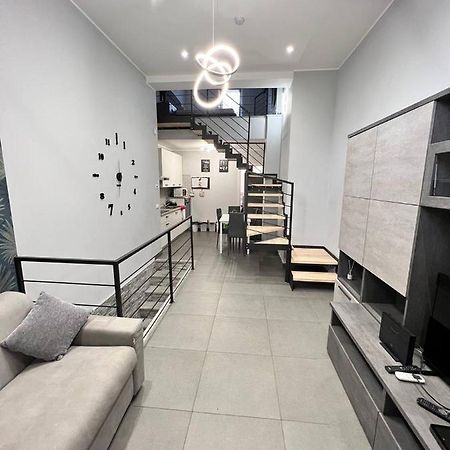 Modern Loft Center Of Turin + Jacuzzi 30M Metro Appartement Collegno Buitenkant foto