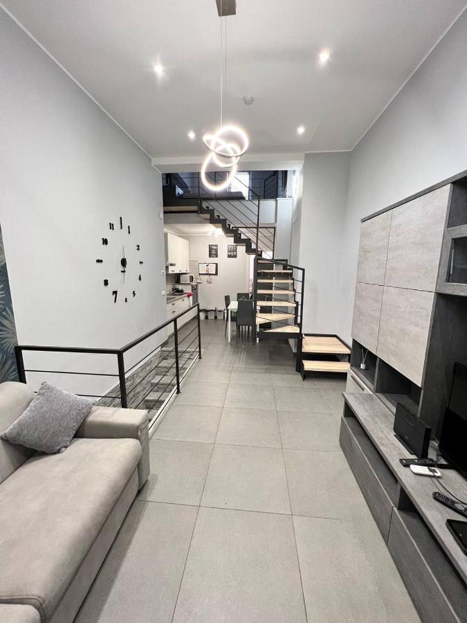 Modern Loft Center Of Turin + Jacuzzi 30M Metro Appartement Collegno Buitenkant foto