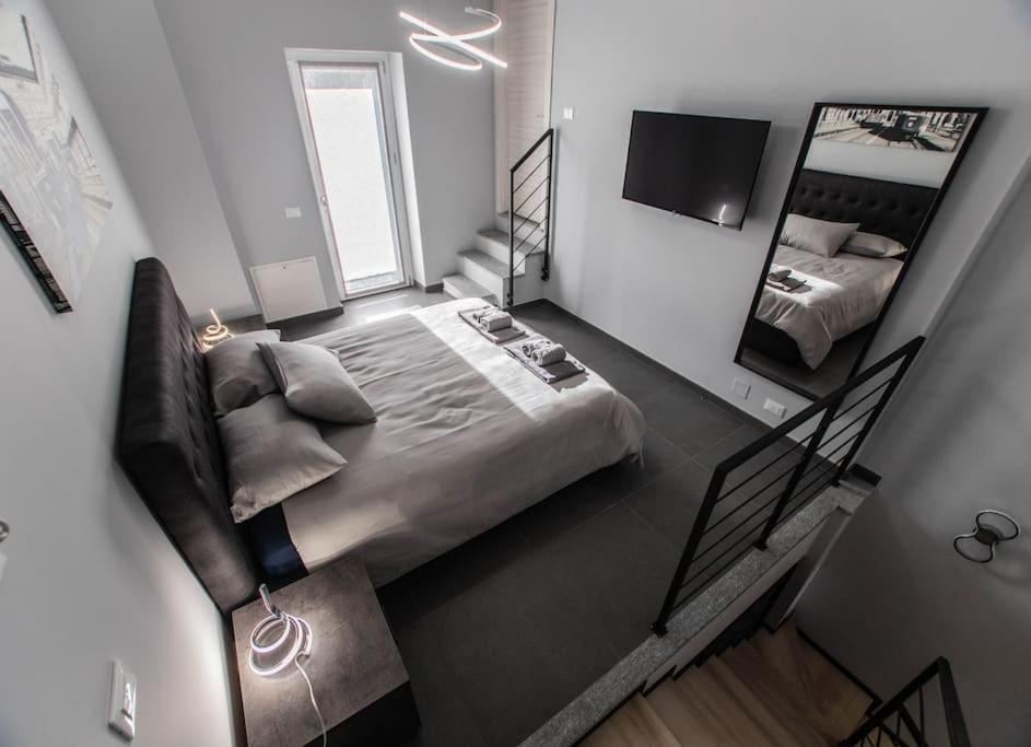 Modern Loft Center Of Turin + Jacuzzi 30M Metro Appartement Collegno Buitenkant foto