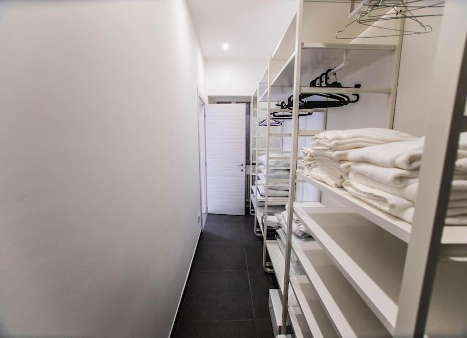 Modern Loft Center Of Turin + Jacuzzi 30M Metro Appartement Collegno Buitenkant foto