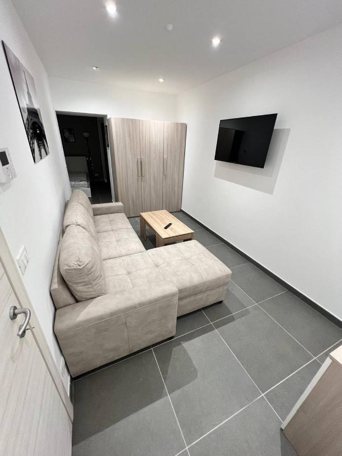 Modern Loft Center Of Turin + Jacuzzi 30M Metro Appartement Collegno Buitenkant foto