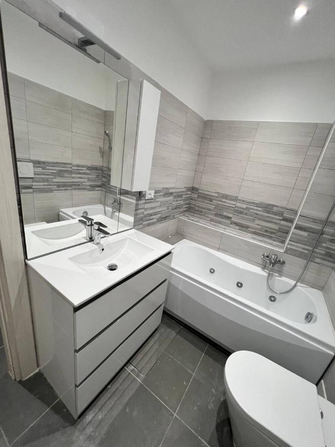 Modern Loft Center Of Turin + Jacuzzi 30M Metro Appartement Collegno Buitenkant foto